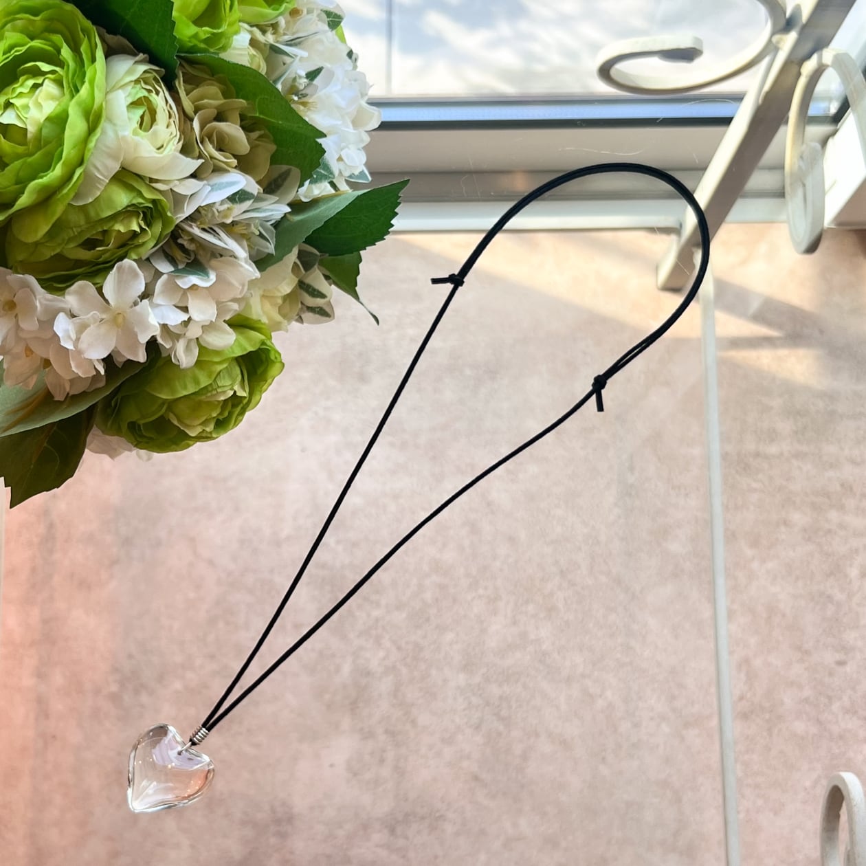 ガラスハートネックレス