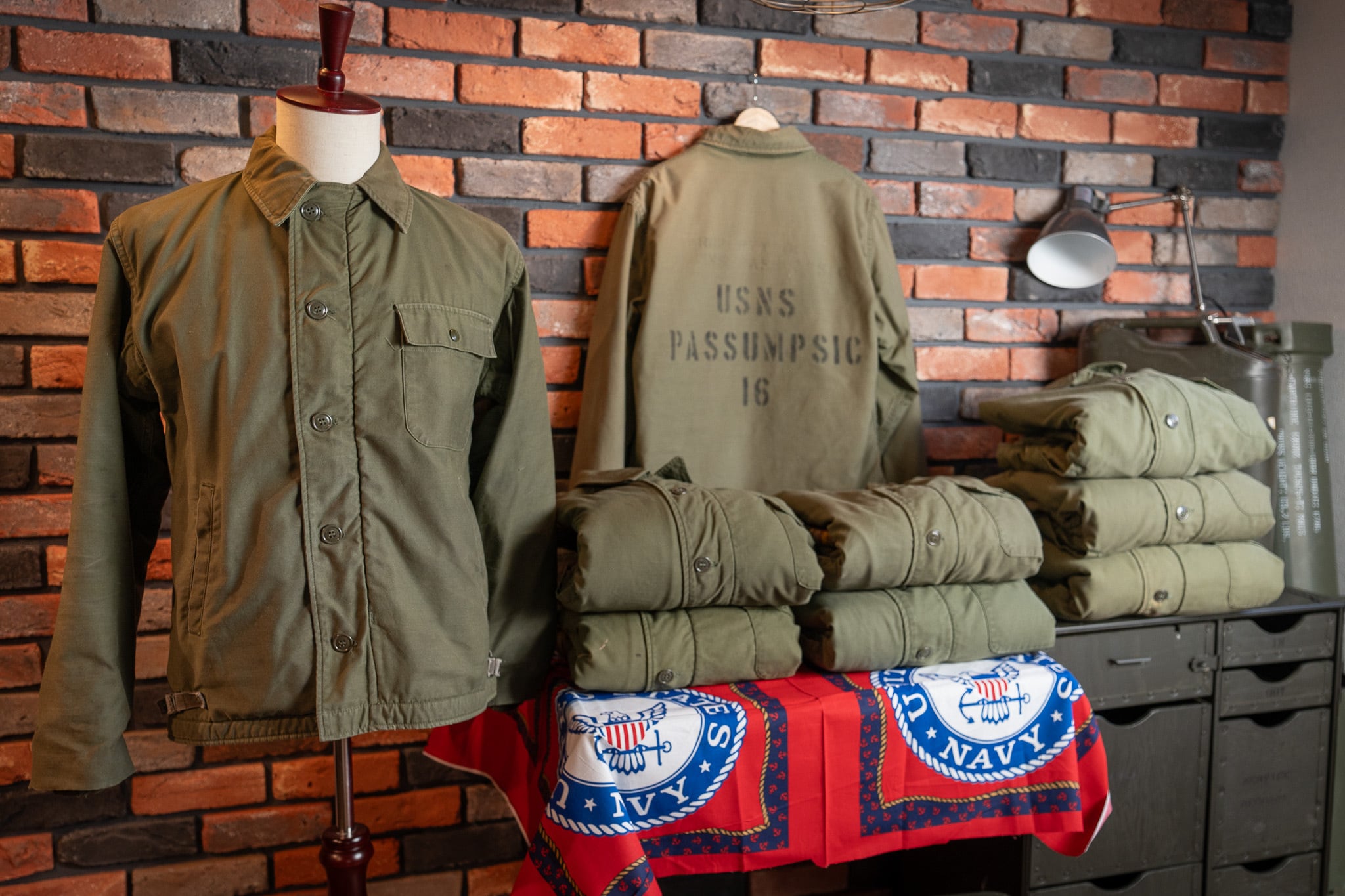 MEDIUM】U.S.Navy A-2 Deck Jacket 