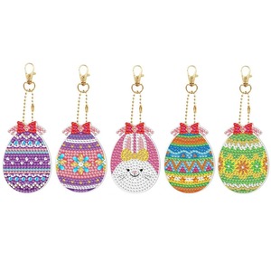 【在庫のみ】[LOYELEY] 5Dダイヤモンドアート キーホルダー 5個入 片面 たまご イースター ペンダント ダイヤモンドビーズ絵画 モザイク飾り物 樹脂キーホルダー キーチェーン 鍵 バッグ 自動車 装飾用 初心者 ラインストーン 手作り DIY 工芸品