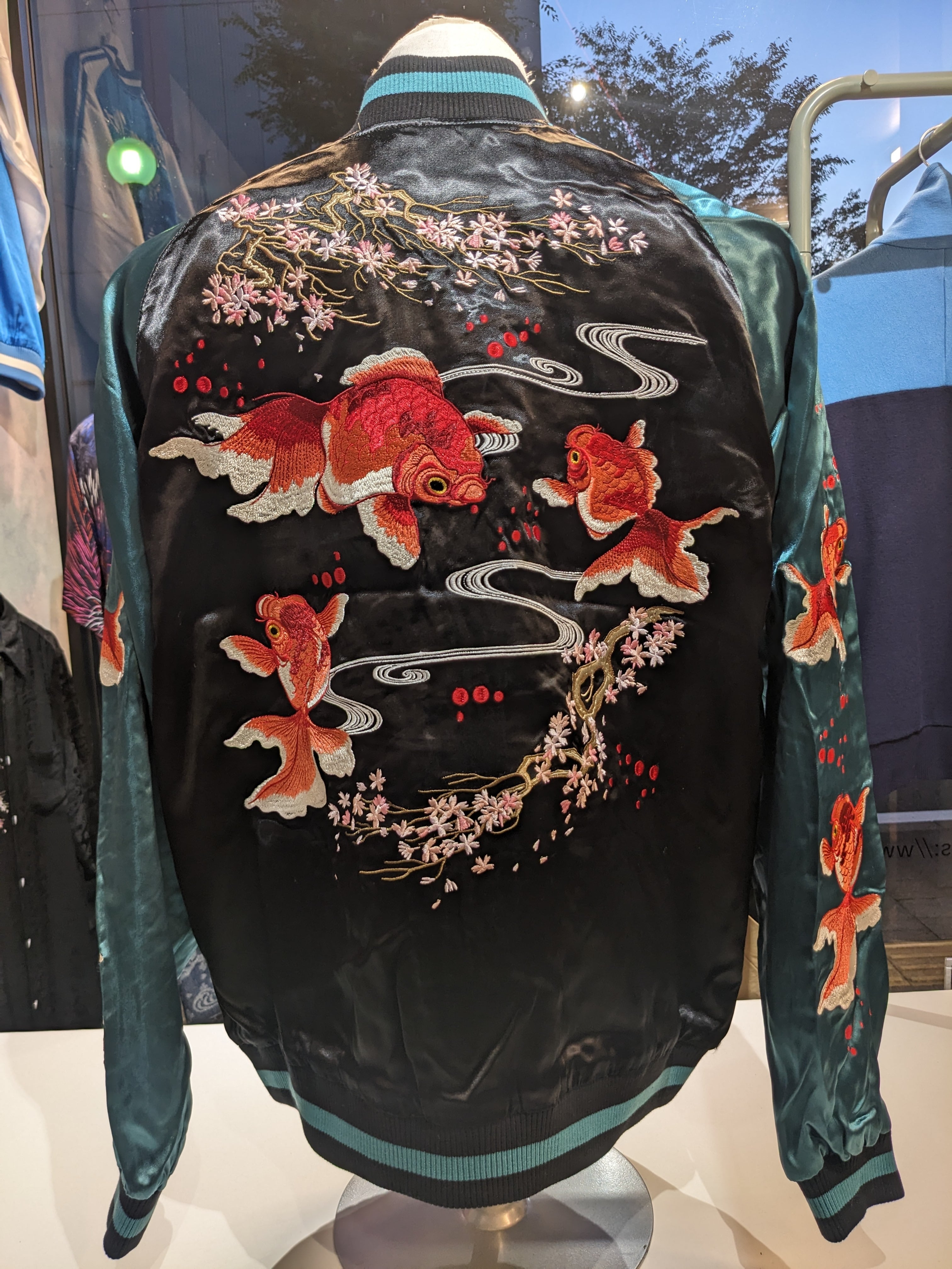 桜金魚 ＆ 梅とウグイス 刺繍 リバ－シブルスカジャン JSKJ-518