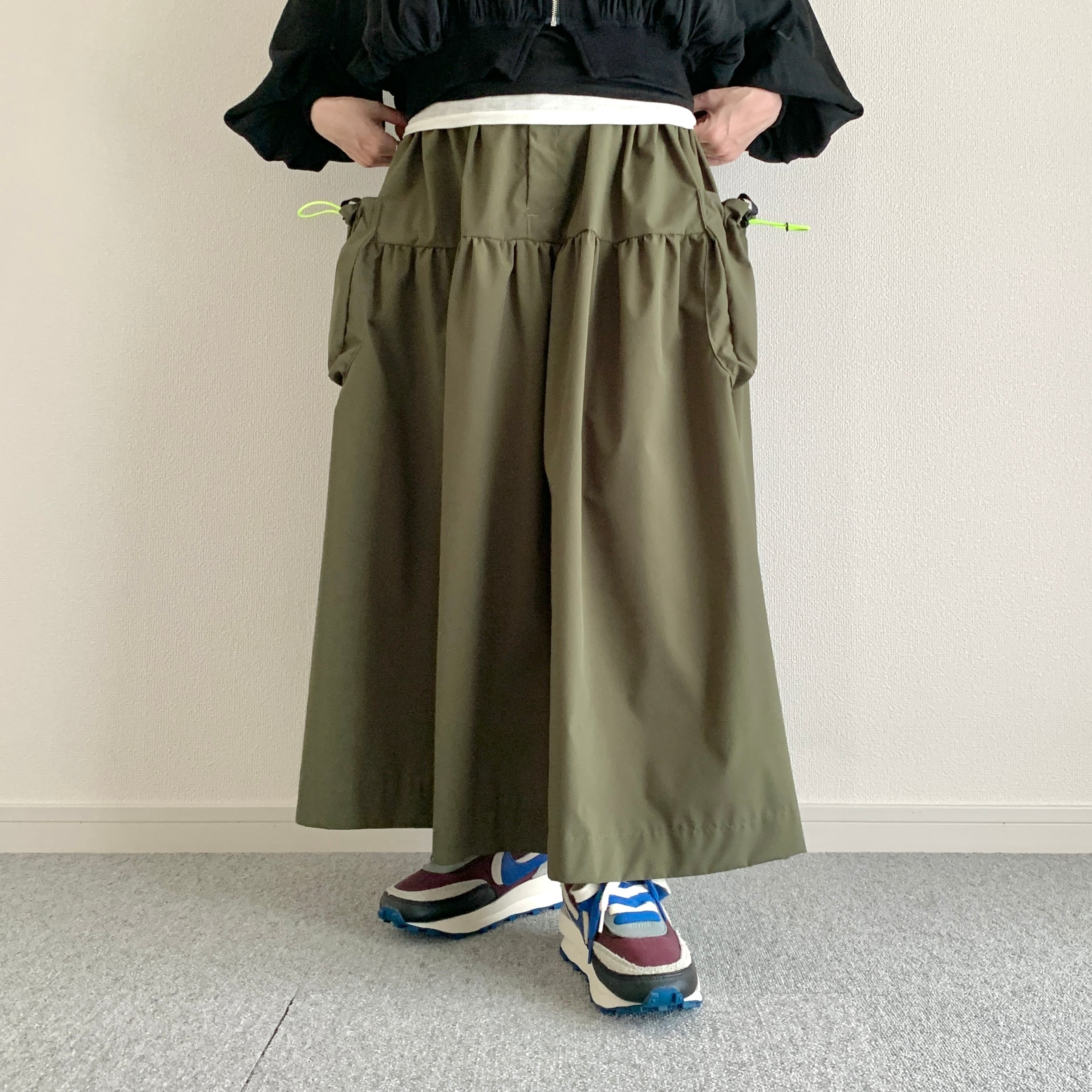 nancoinancoi solotex pocket skirt / khaki | portsidelaboratory STORE