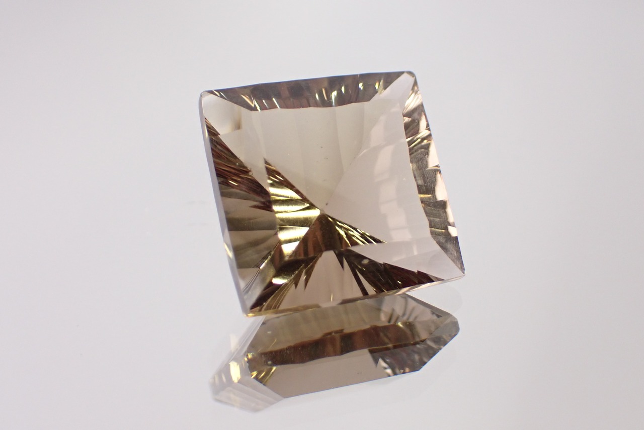 スモーキークォーツ　23.93ct　[C2‐1181]