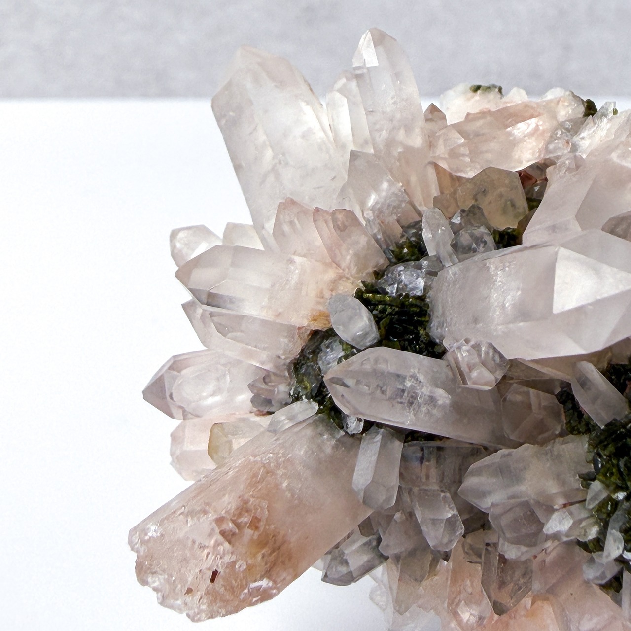 エピドート共生水晶 クラスター ＊ Epidote & Clear Quartz ＊ 天然石