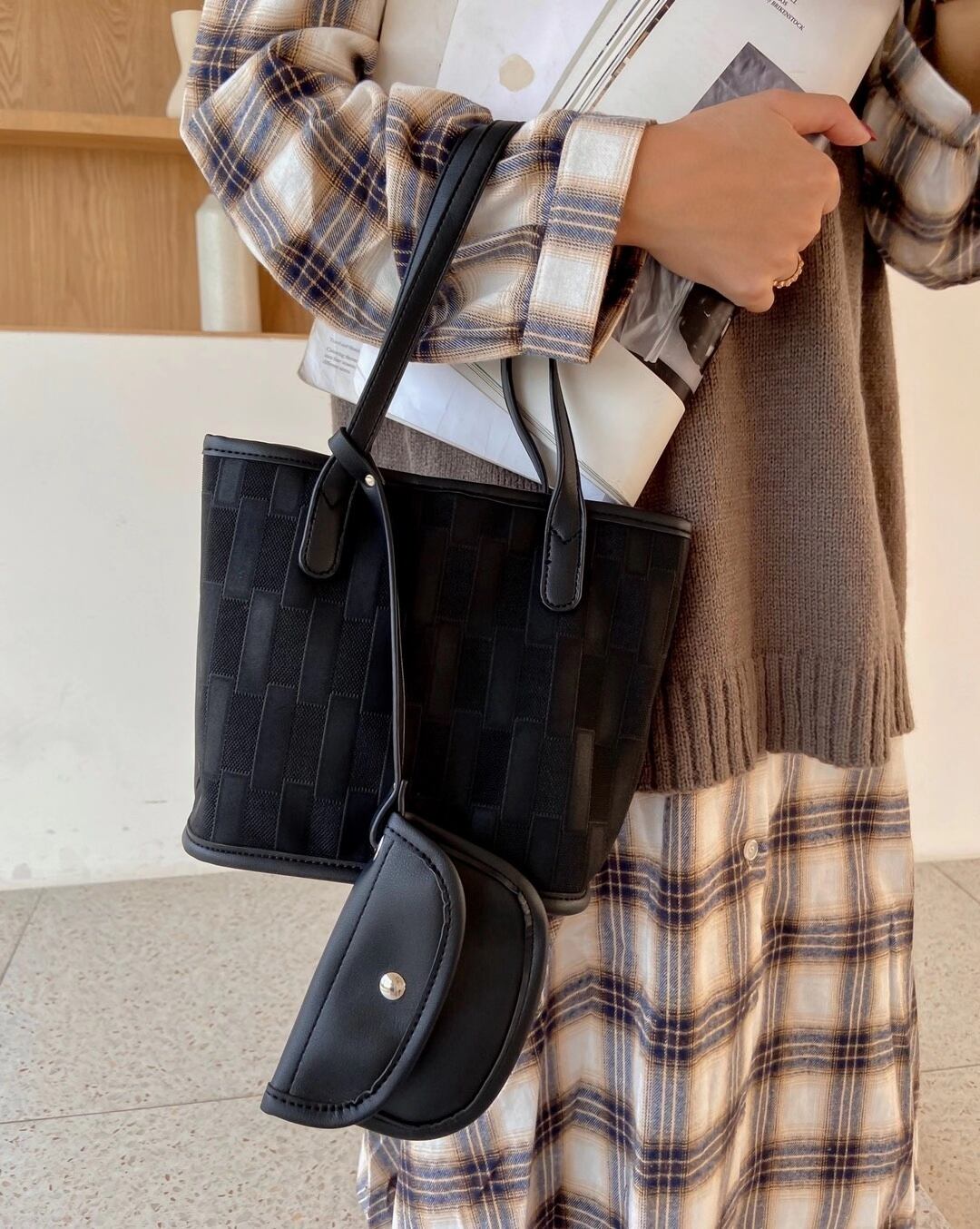 ミニポーチ付きハンドバッグ　AS75-9933