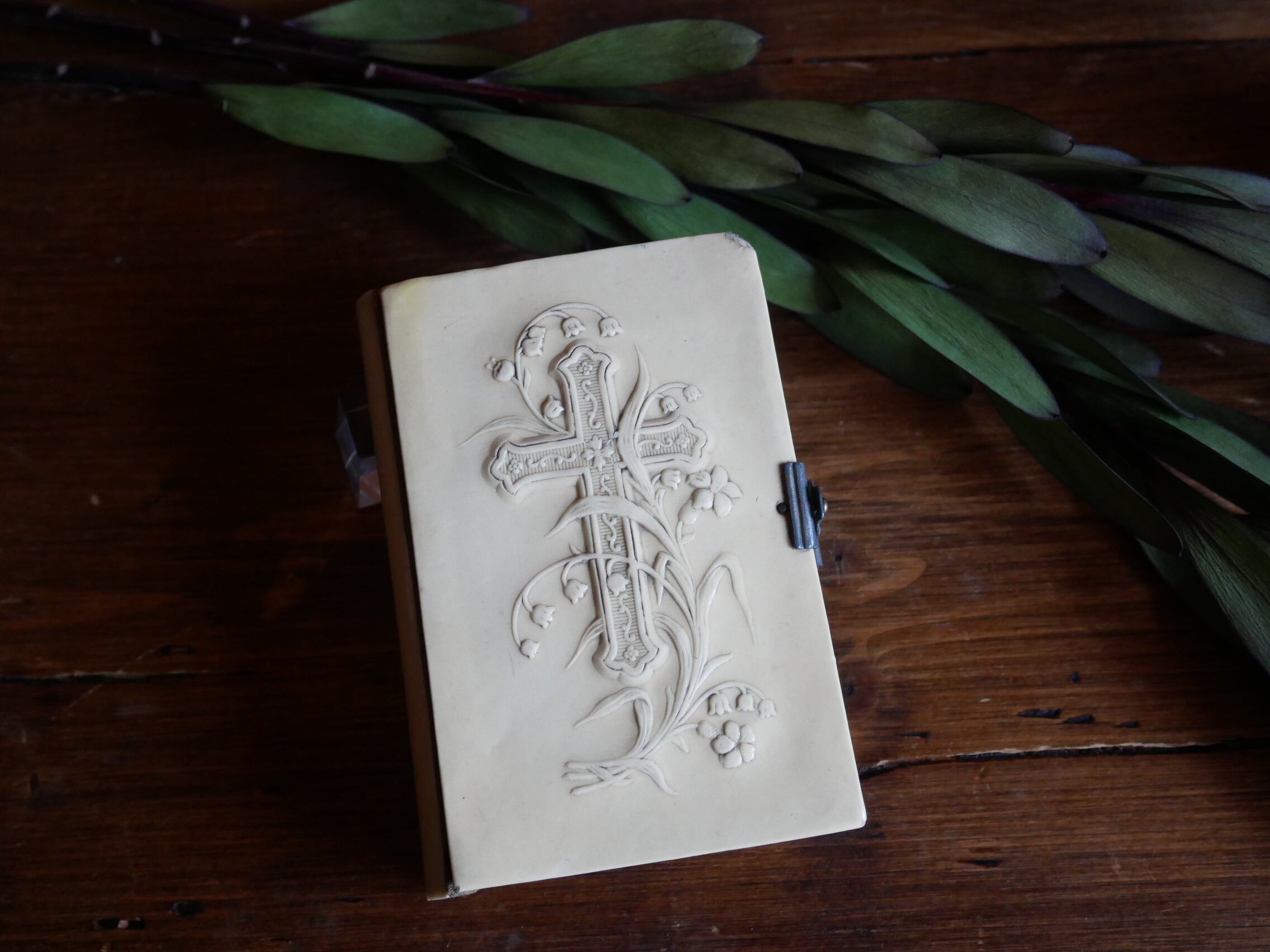 フランスアンティーク アイボリー スズラン 聖書