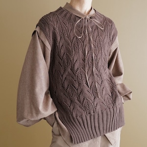 ケーブルニットベスト(ブラウン)