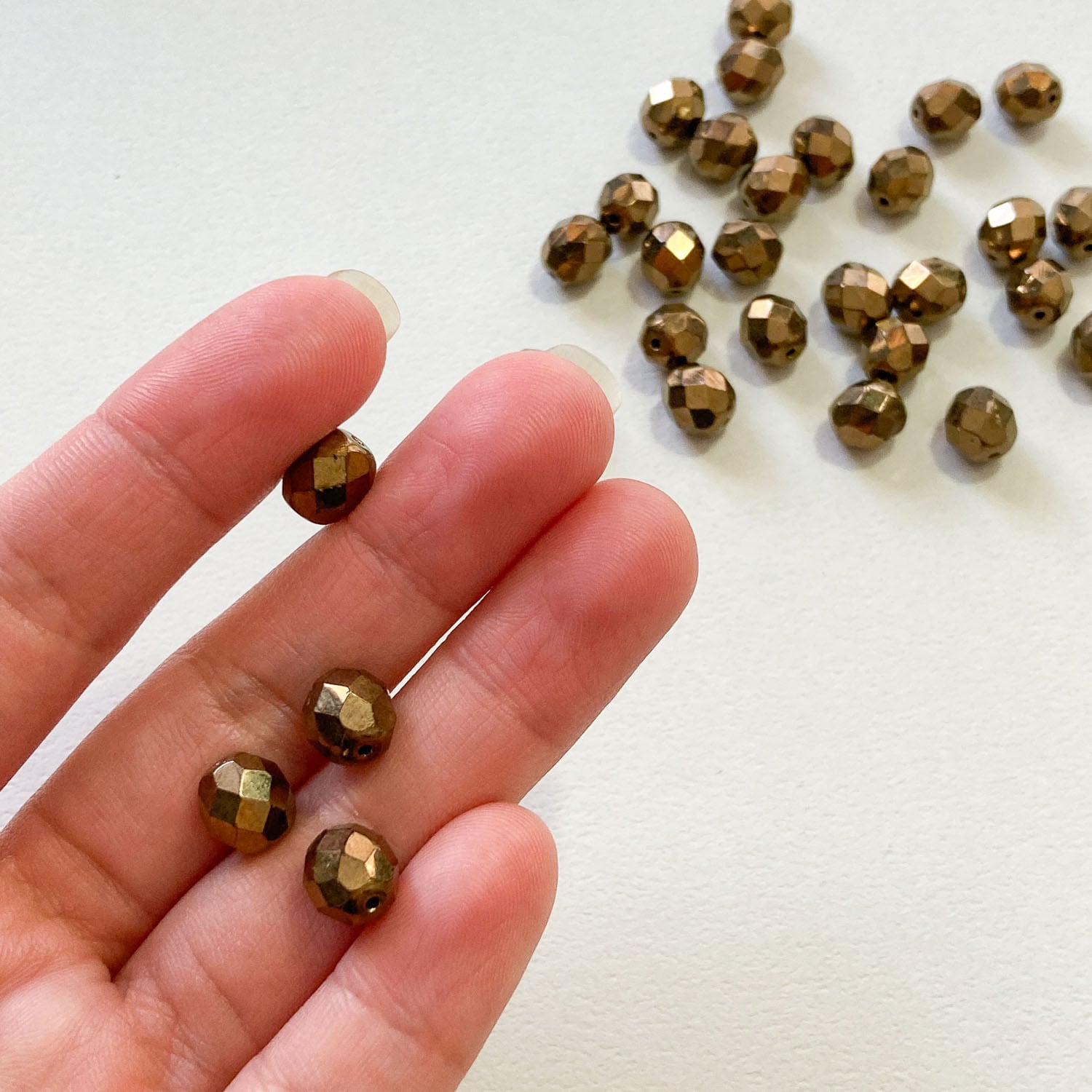 再入荷〉チェコ多面カットガラスビーズ（ブロンズ） | Dua