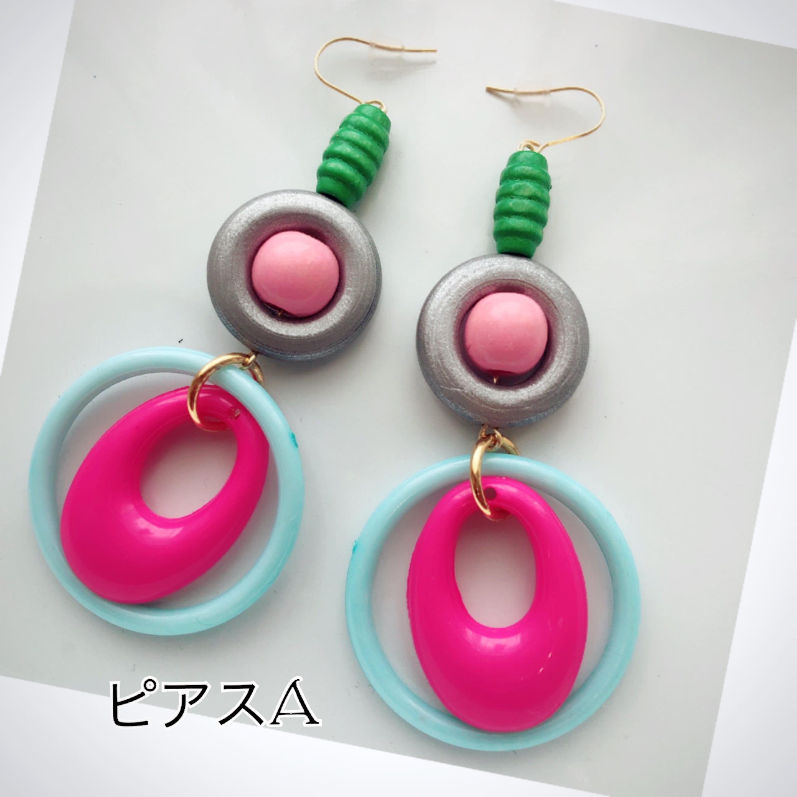 カラフルウッドビーズピアス・イヤリング | flamingo