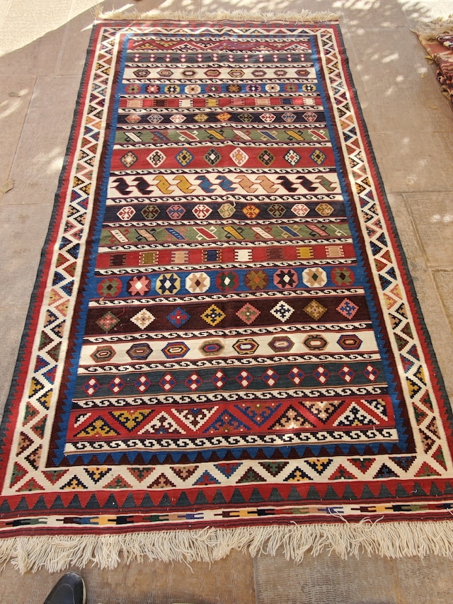絨毯クエスト45【No.11】Kilim ※現在、こちらの商品はイランに置いてあります。ご希望の方は先ずは在庫のご確認をお願いします。