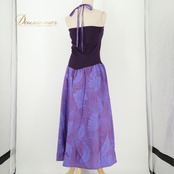 フラダンス 衣装 ALOHA FABRICS アロハファブリック ワンピース ドレス パープル系 モンステラ柄 植物柄 ハワイアンプリント ハワイアン アロハ フラ ダンス レッスン 練習 ハワイアンダンス フレアスカート リボン 紫 青 ブルー系 華やか かわいい おしゃれ 上品 大人っぽい ダンス衣装 練習着 レッスンウェア