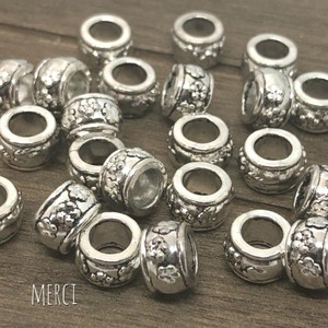 【4個】フラットメタルラウンダービーズ/花/ハワイ/スペーサー