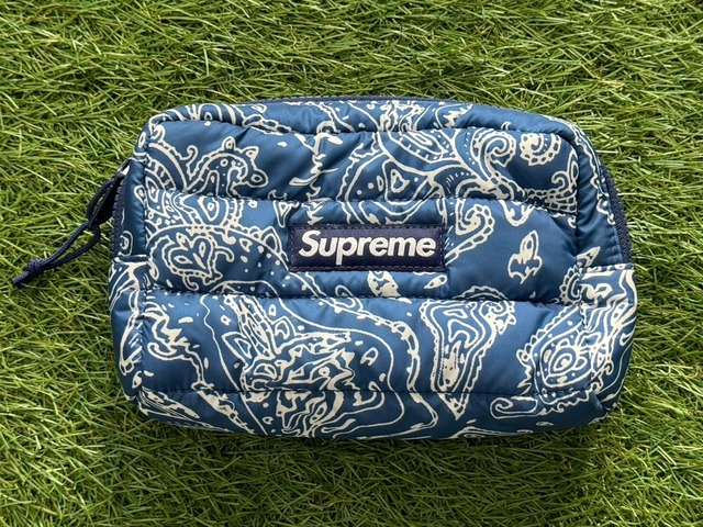 Supreme PUFFER POUCH BLUE PAISLEY 41101
