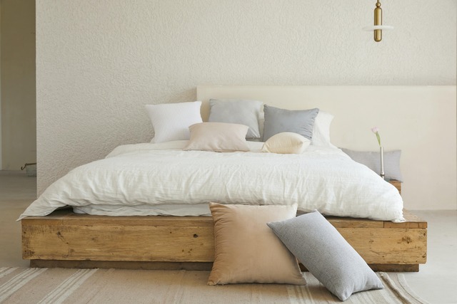 SOLID COTTON BEDDING
