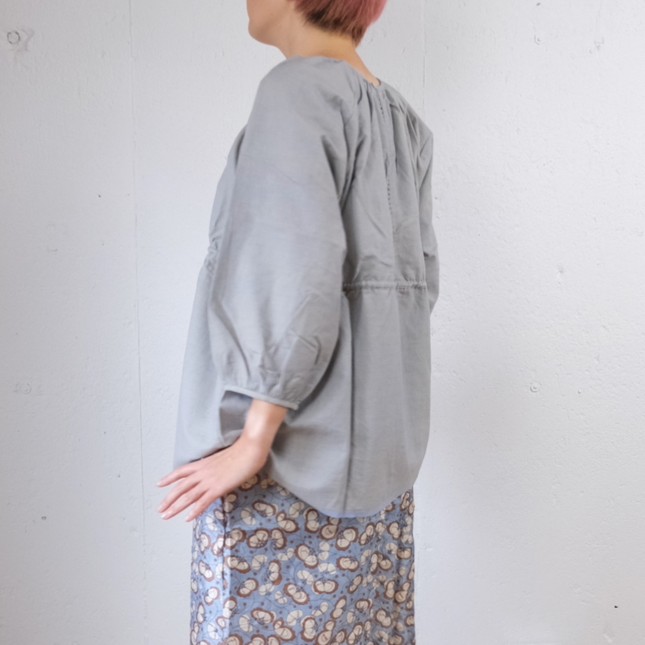 BUNON(ブノン) Khadi Cotton Back Button Blouse バックボタンブラウス / ライトブルー