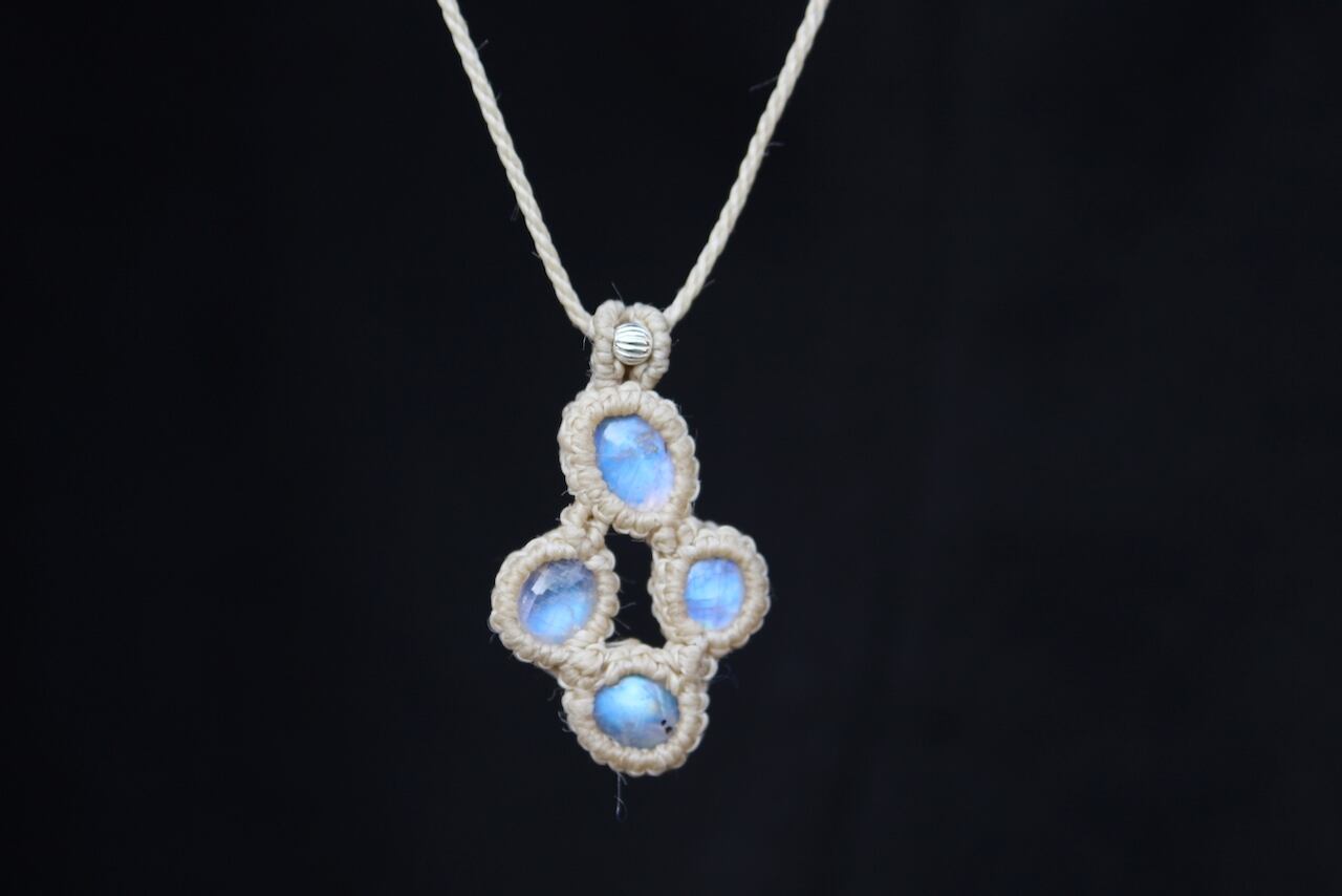 Blue moonstone mix micro macrame　circulation  pendant