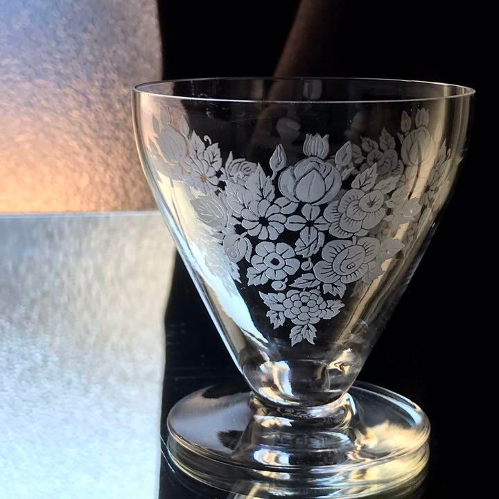 バカラ　クリスタル アルクール　蓋付き菓子入れ バカラクリスタル アルクール蓋付き菓子入れ