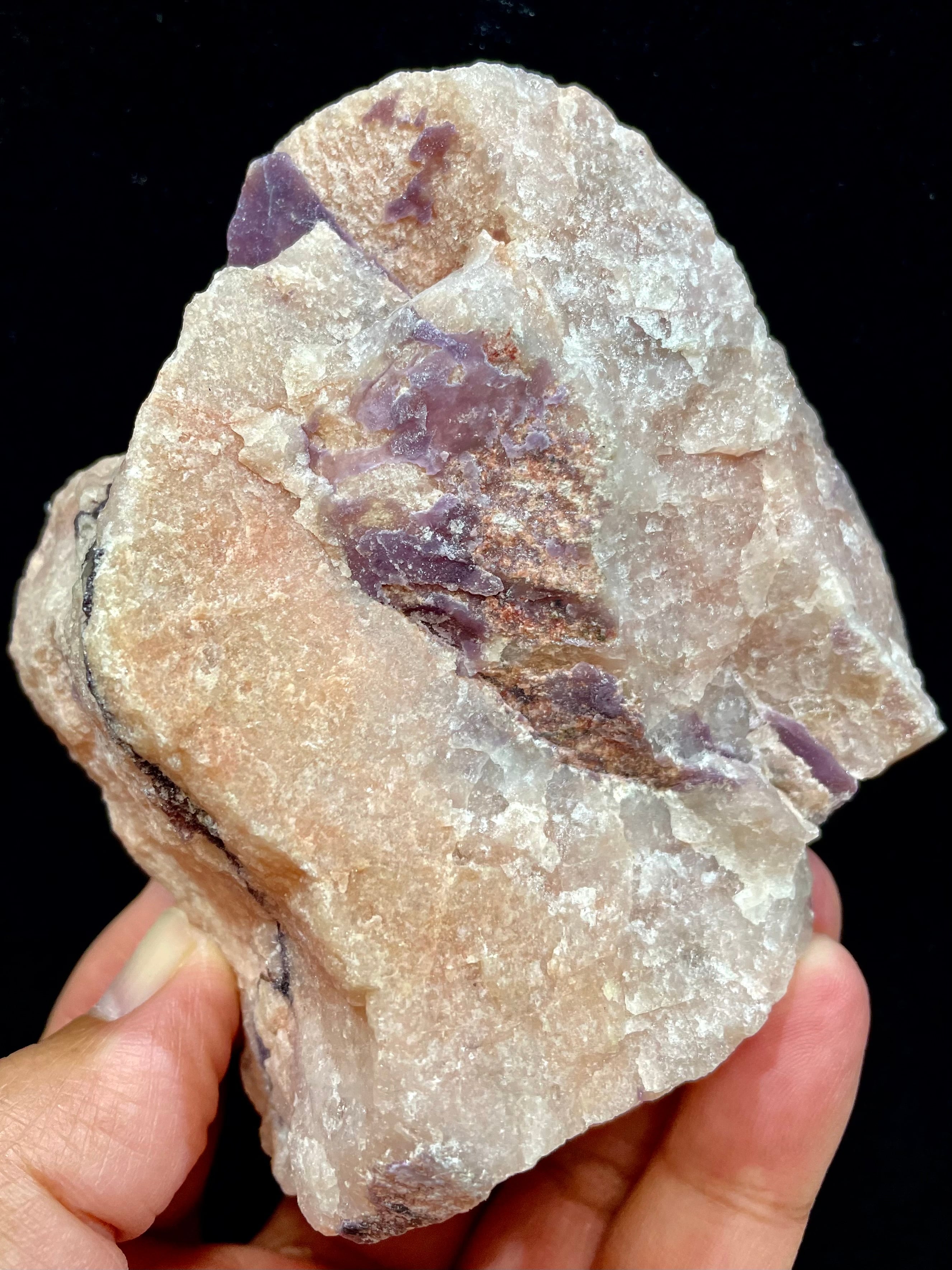 1) 不滅の力!「アンブリゴナイト」ピンク原石(大型)