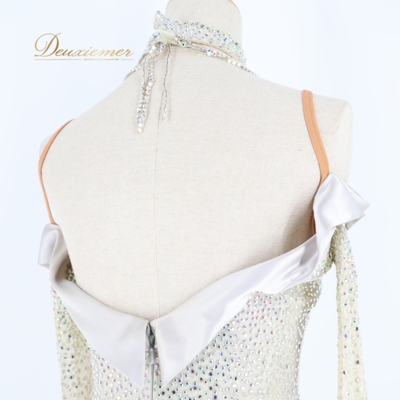 社交ダンス 衣装 スタンダードドレス ワンピース ドレス スタンダード 灰 デモ 競技 ダンス パーティ 発表会 綺麗 グレイ系 明るめグレー おしゃれ デザイン スタイル シンプル エレガント レディースドレス フォーマル パーティードレス 大人用