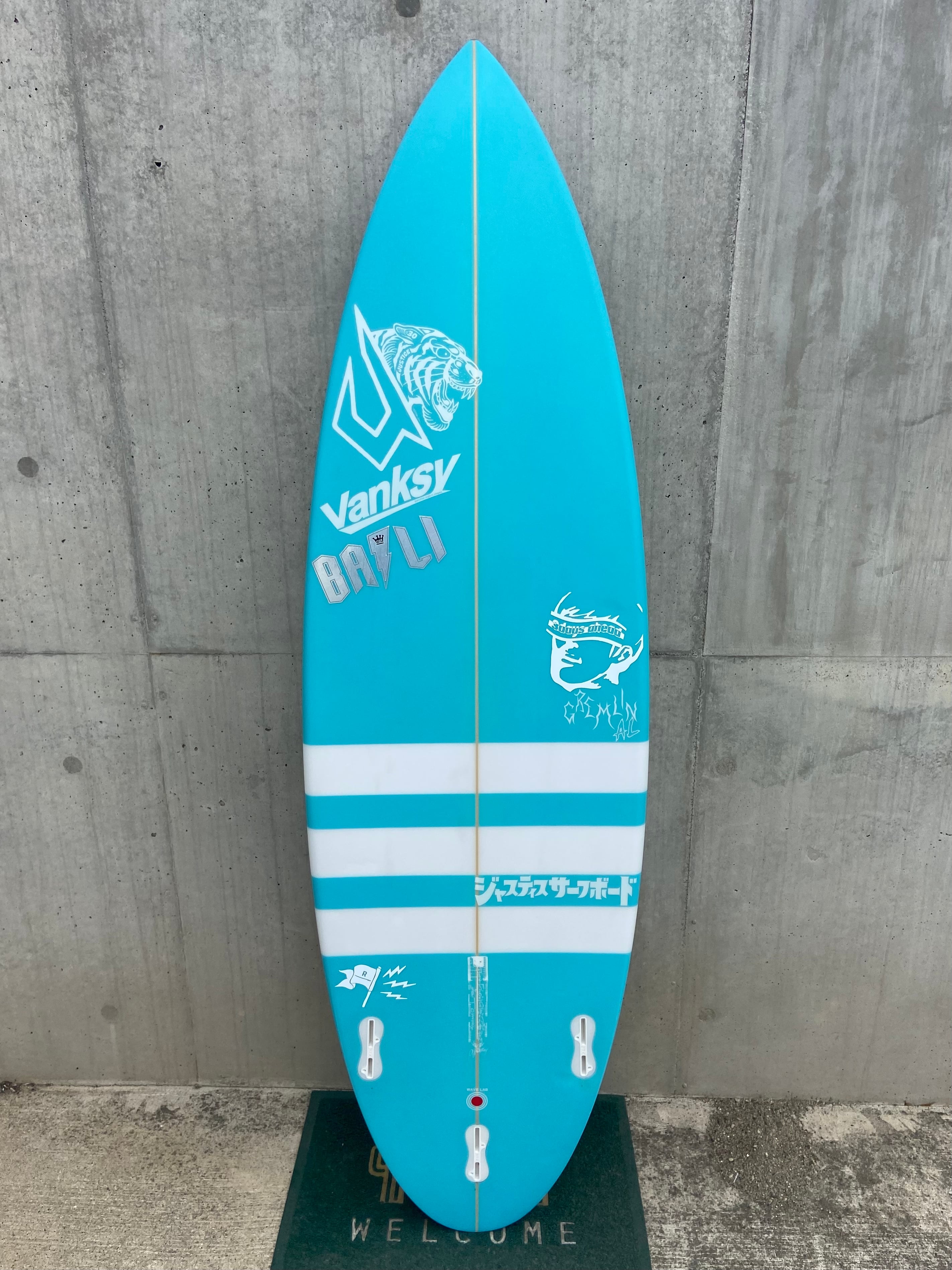 ジャスティスサーフボードarrowモデル フィン、おまけ付き （中古 