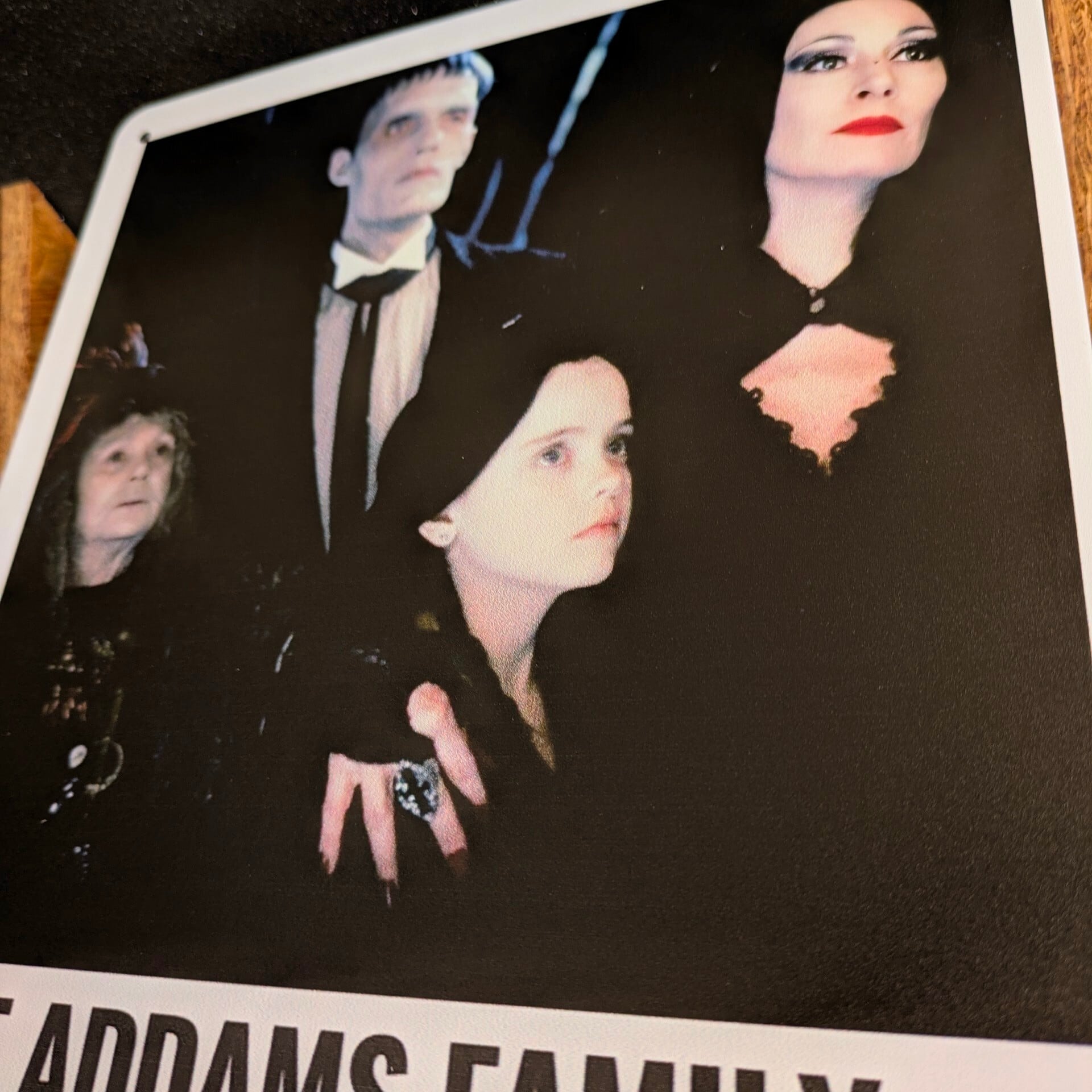 送料無料！ちょうどいいブリキ看板 【 Adamsfamily / アダムス