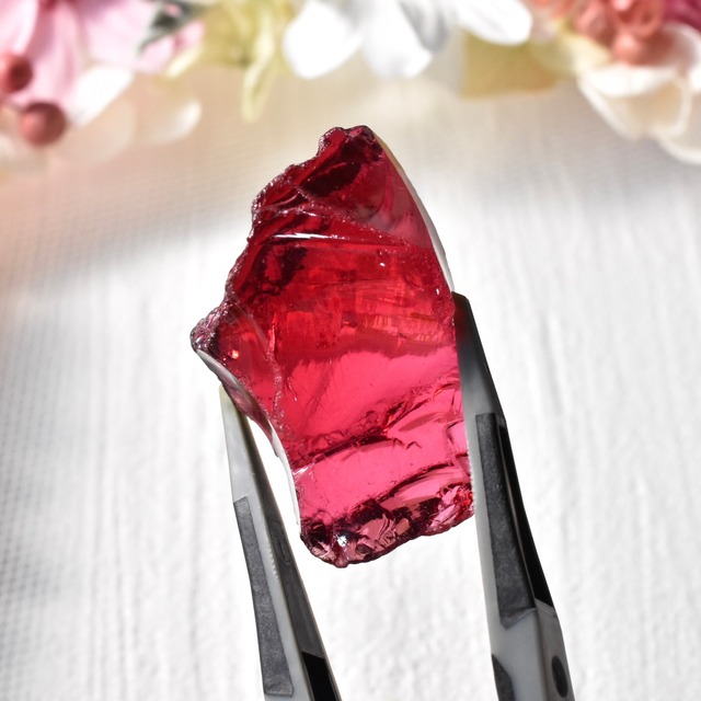 インドネシア産アンダラクリスタル原石 ラズベリー B