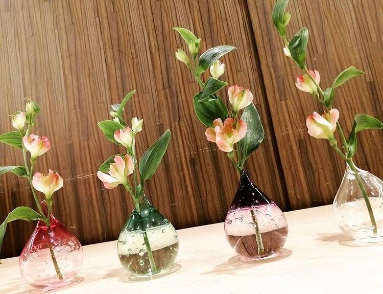 花器(高さ 9 cm)雫花器 グリーン S | TSUNE;田中恒子の器 オンラインストア