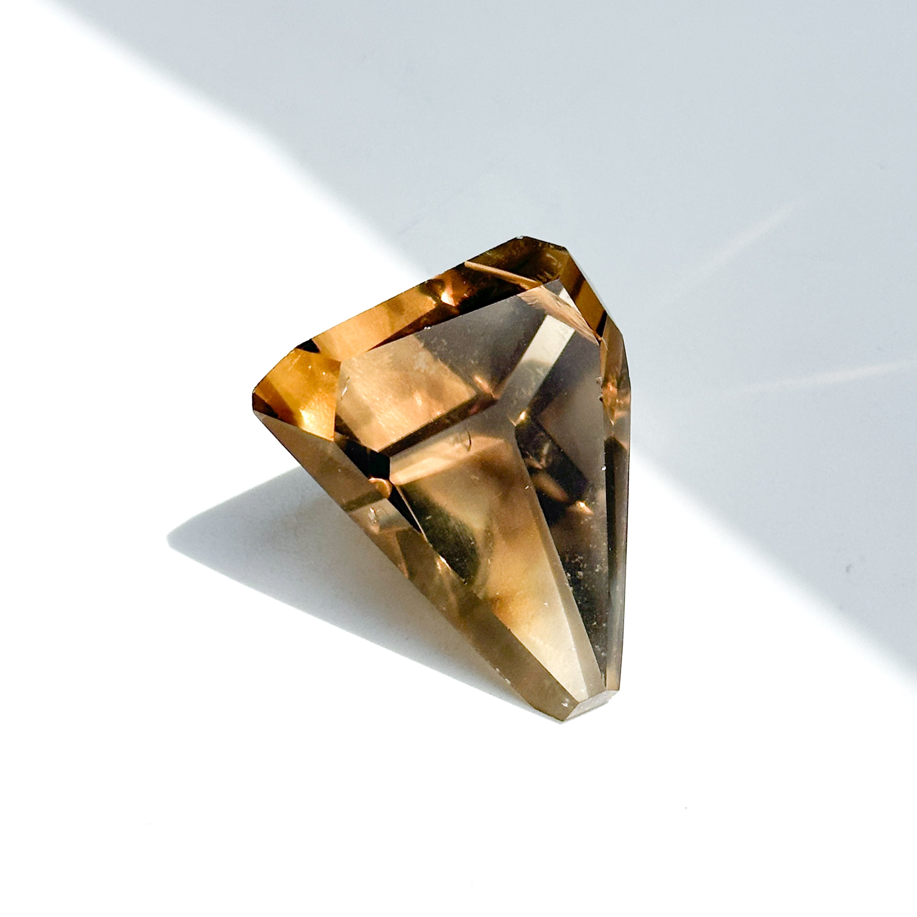 ファントム◎シトリン（黄水晶） フリーフォーム92◇ Citrine