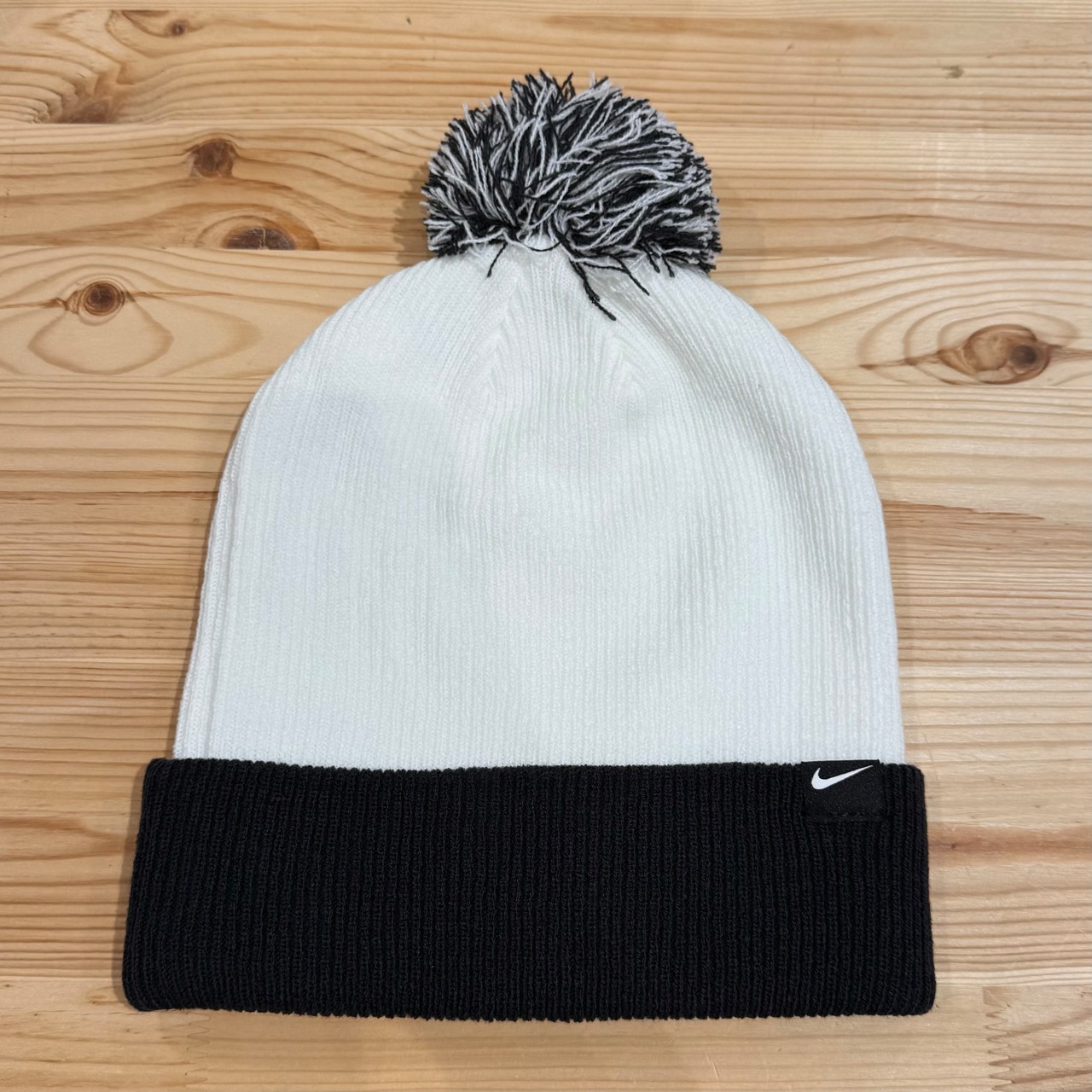 NIKE ヤンキース スタンダードカフ ポムビーニーキャップ