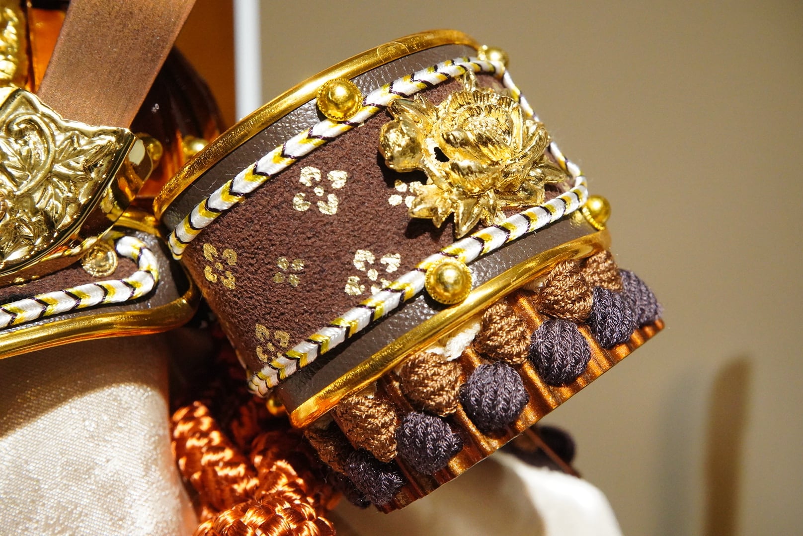 吉徳大光〉御兜 収納飾り〔870〕 | NAGANOYA ONLINESHOP