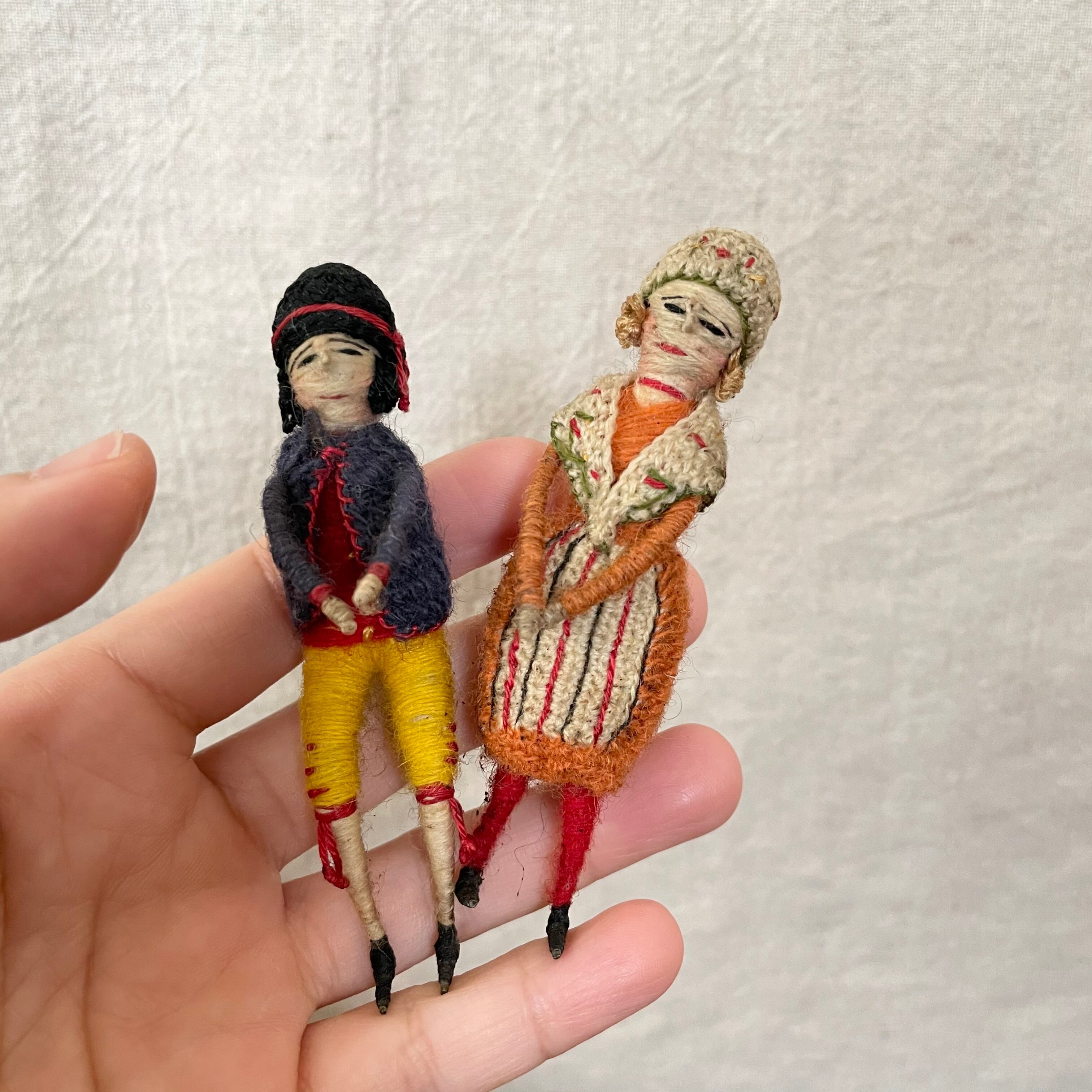 糸でできた2人組