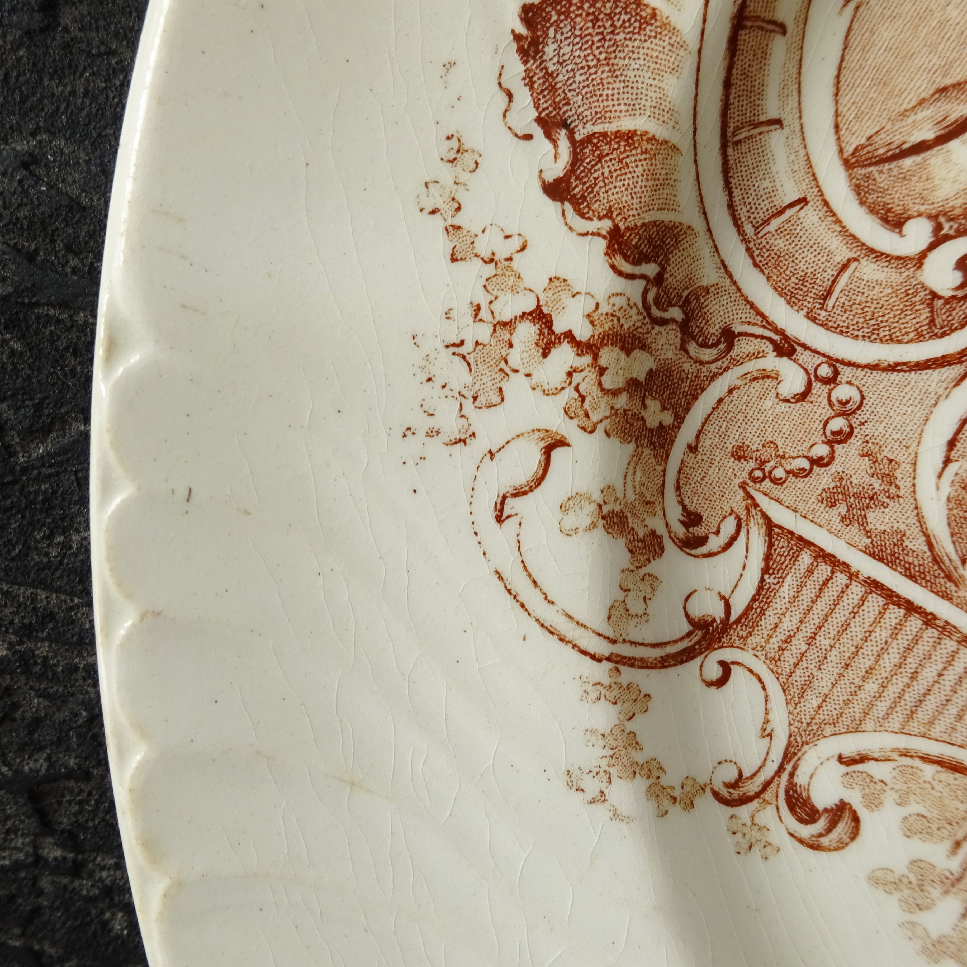 KG Lunéville  modèle《Rocaille》Assiette plate (B)