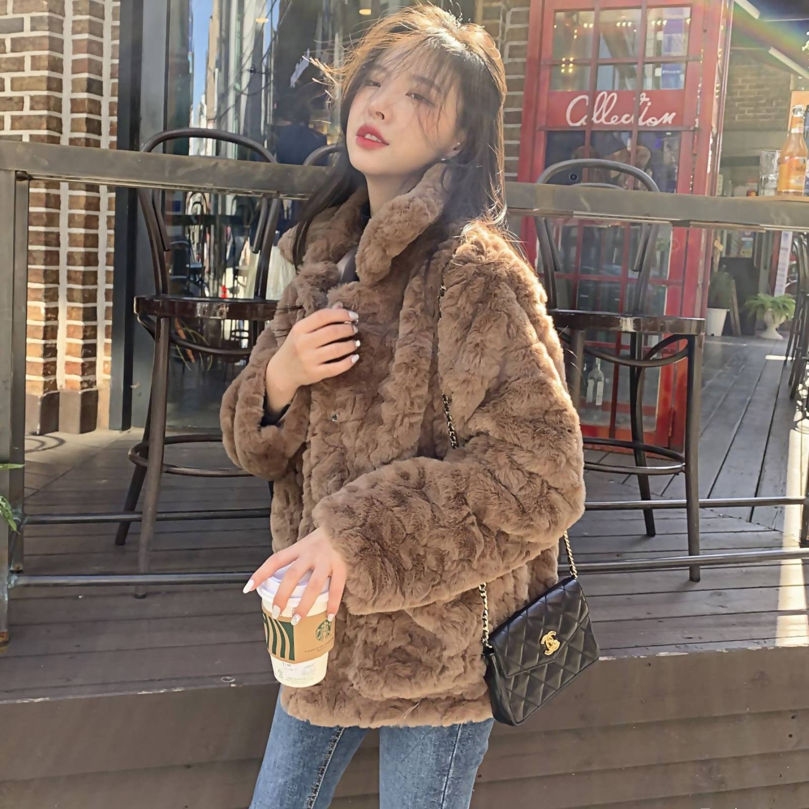ふわふわ ラビットファー風 フェイクファー コート ショート丈 襟 ビッグカラー ラテカラー 上品 きれいめ 大人女子 女っぽ デートコーデ Lamitte Deco トレンド 韓国ファッション ショップ Base店