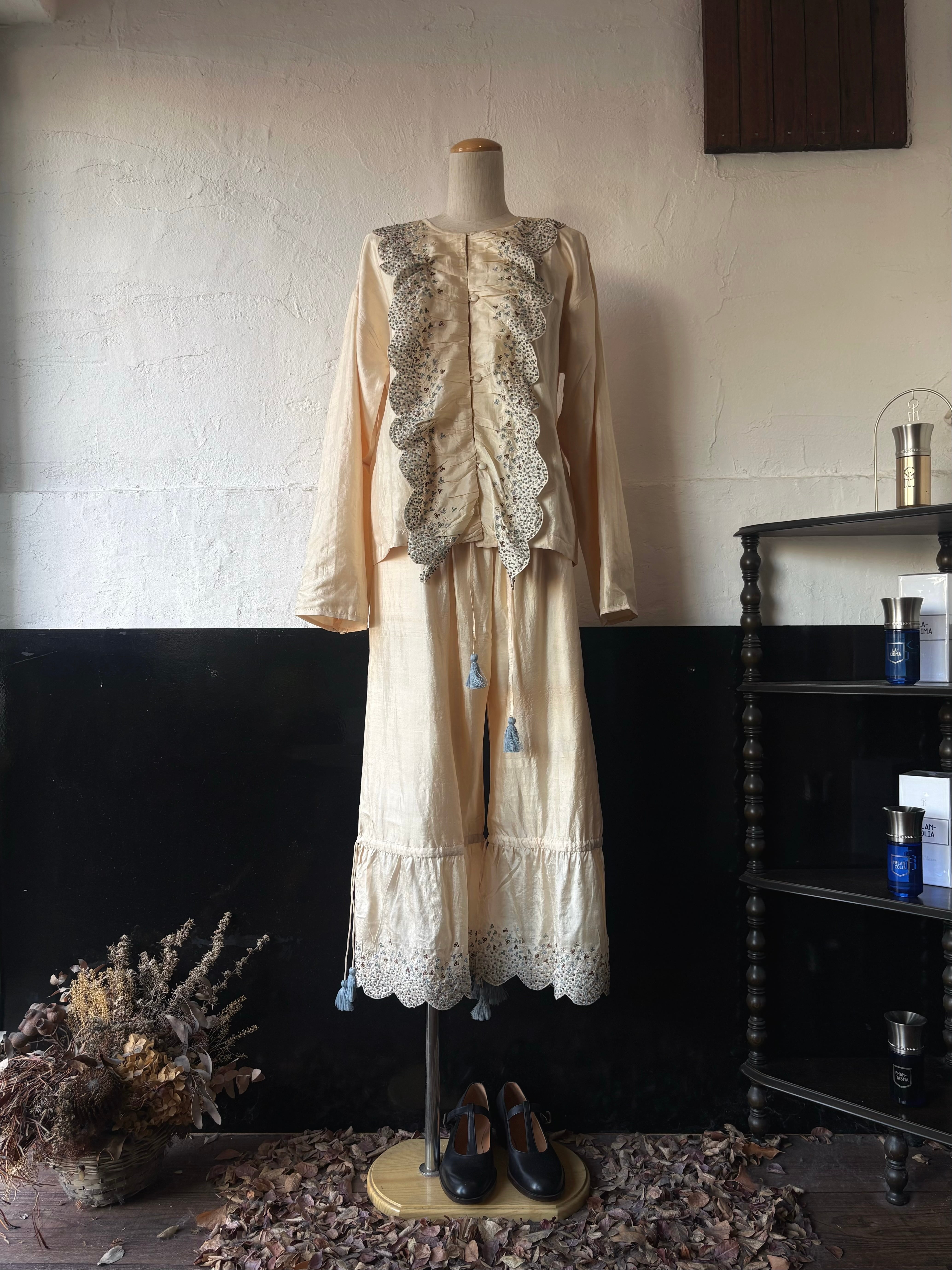 BUNON | TALE COCOON