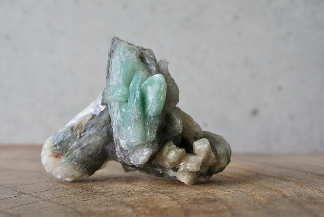 セラドナイト / スティルバイト  Celadonite / Stilbite