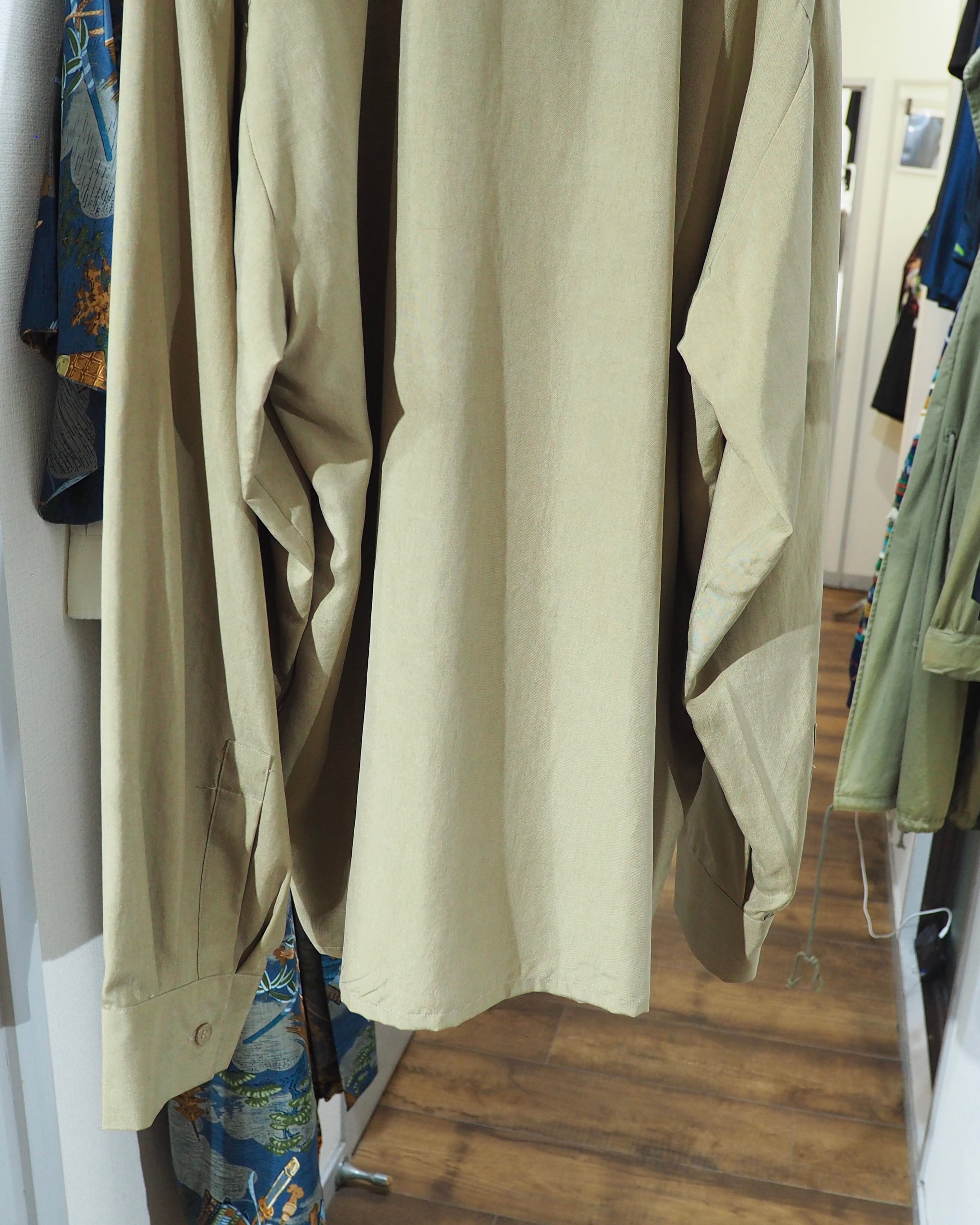 1980 - 90s " GOOUCH " Geometric Art Embroidery vintage Drape loose Silk shirt