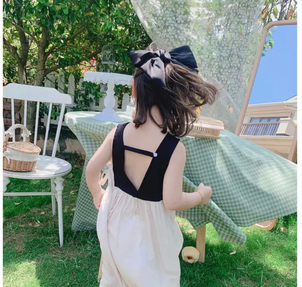 バックオープンワンピース……….ナチュラル ホワイト モノトーン ブラック ドレス 海外子供服 夏 女の子 プチプラ 海外子供服 韓国