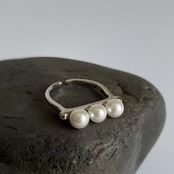 Trois Pearl Ring F0511