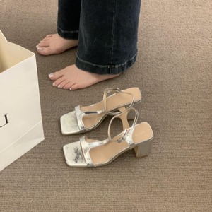 ストラップ付きサンダル　30838