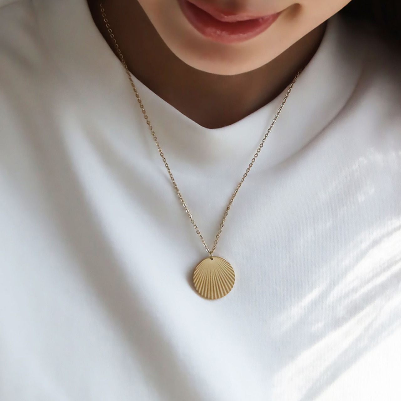 【ネコポス便】ネックレス ミディアムコインネックレス 放射状 プレート ロングネックレス 316L サージカルステンレス シンプル レディース 18K 金属アレルギー対応 レディース ゴールド コインネックレス 長め プレゼント 2304