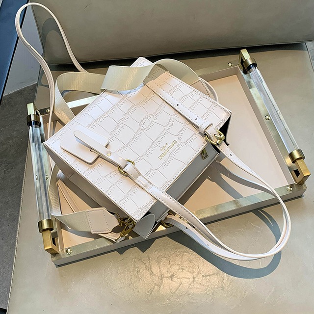 センススモールバッグ女性2020新しい流行のファッションワイルドワンショルダーハンドバッグネットレッドワイルドテクスチャメッセンジャーバッグ 手作りハンドバック89142438728