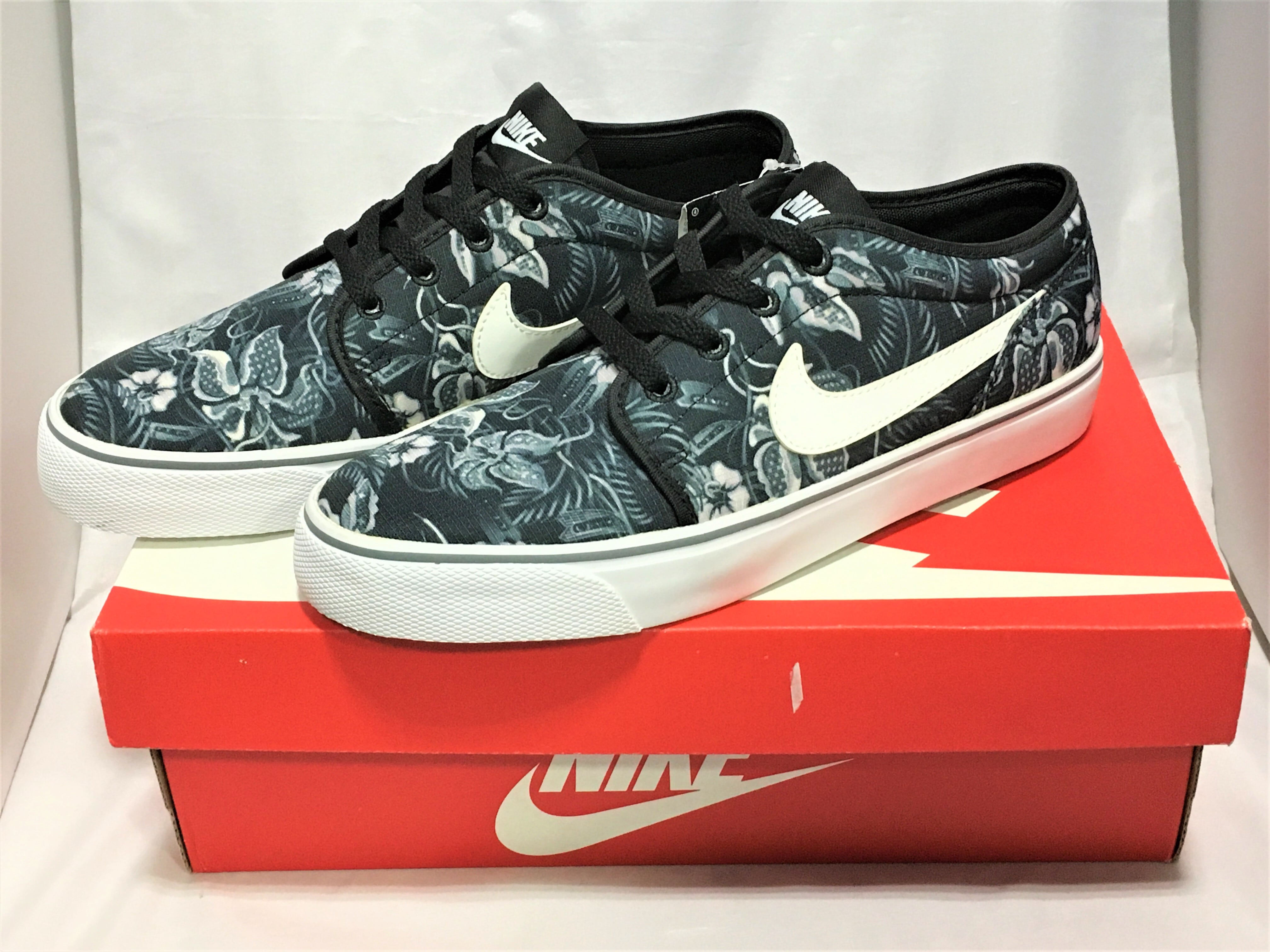 NIKE（ナイキ） TOKI LOW TXT PRINT（トキ）黒/グレー➁ | freestars