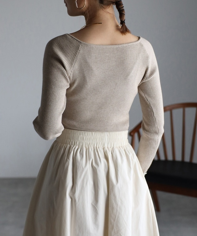 スクエアネックリブニットプルオーバー