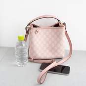 グッチ GGエンブレム スモール バケットバッグ ピンク レザー AW25
