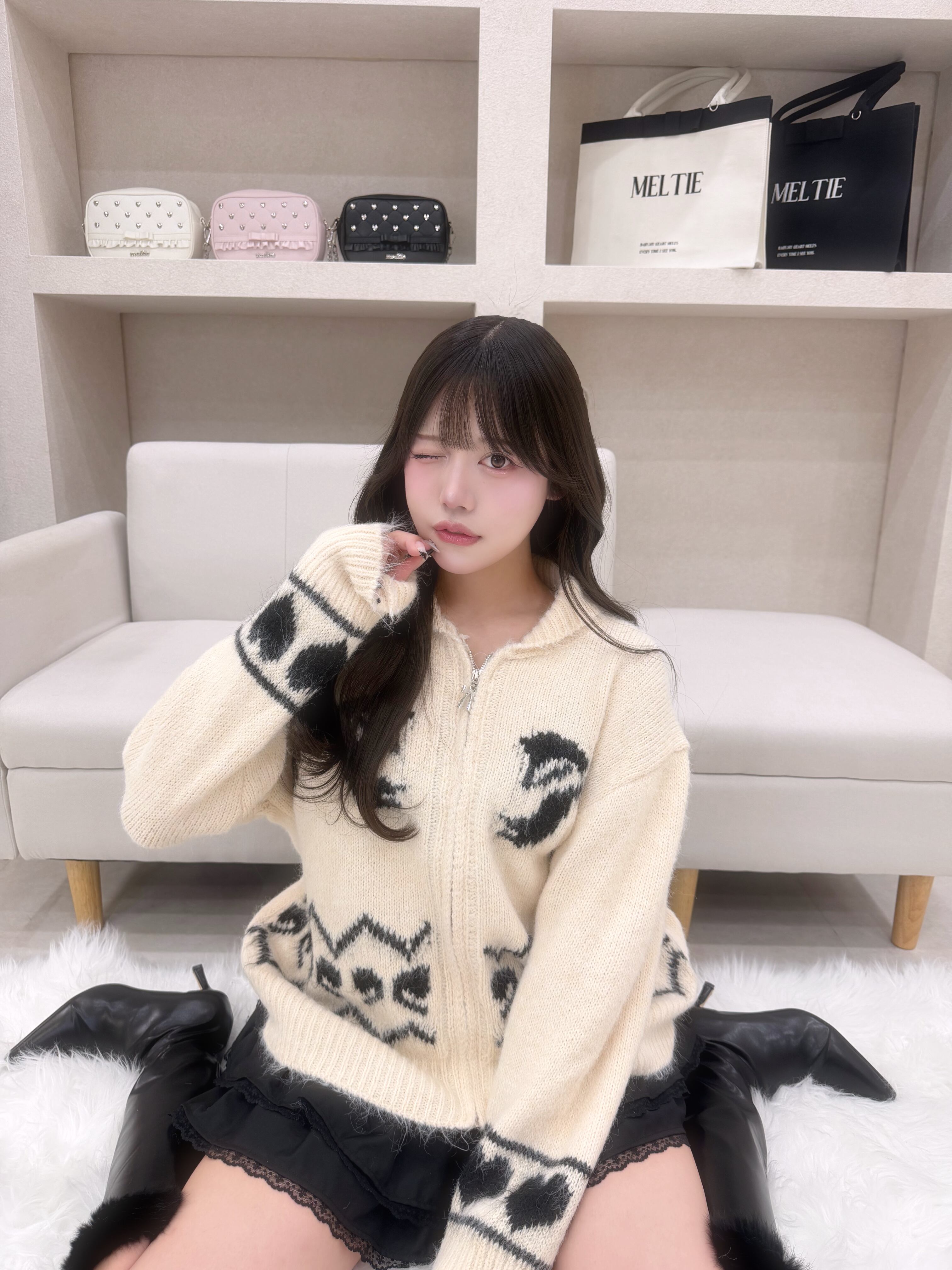 lovely ribbon zip knit