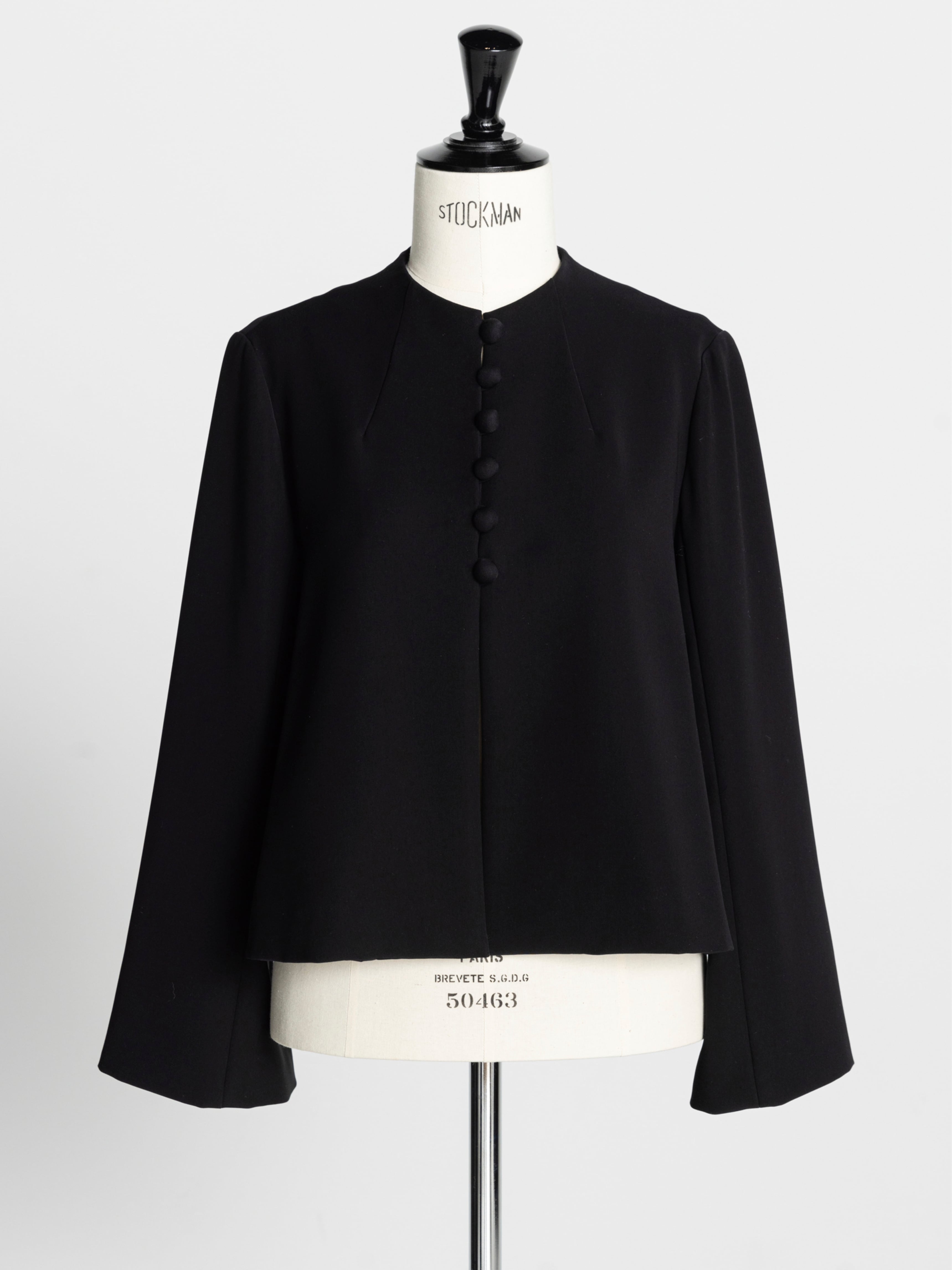 FLARED SLEEVE NO-COLLAR JACKET  21BF04