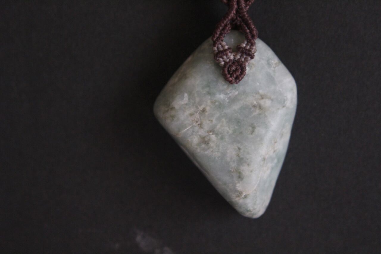 Itoigawa Jade & Sunstone micro macrame pendant