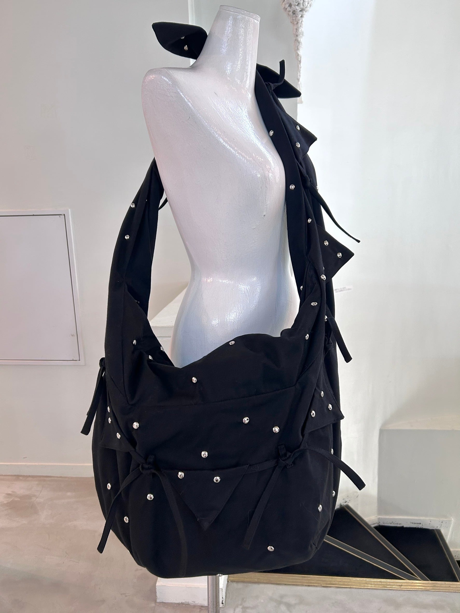 STRONGTHE studded talisman bag / black