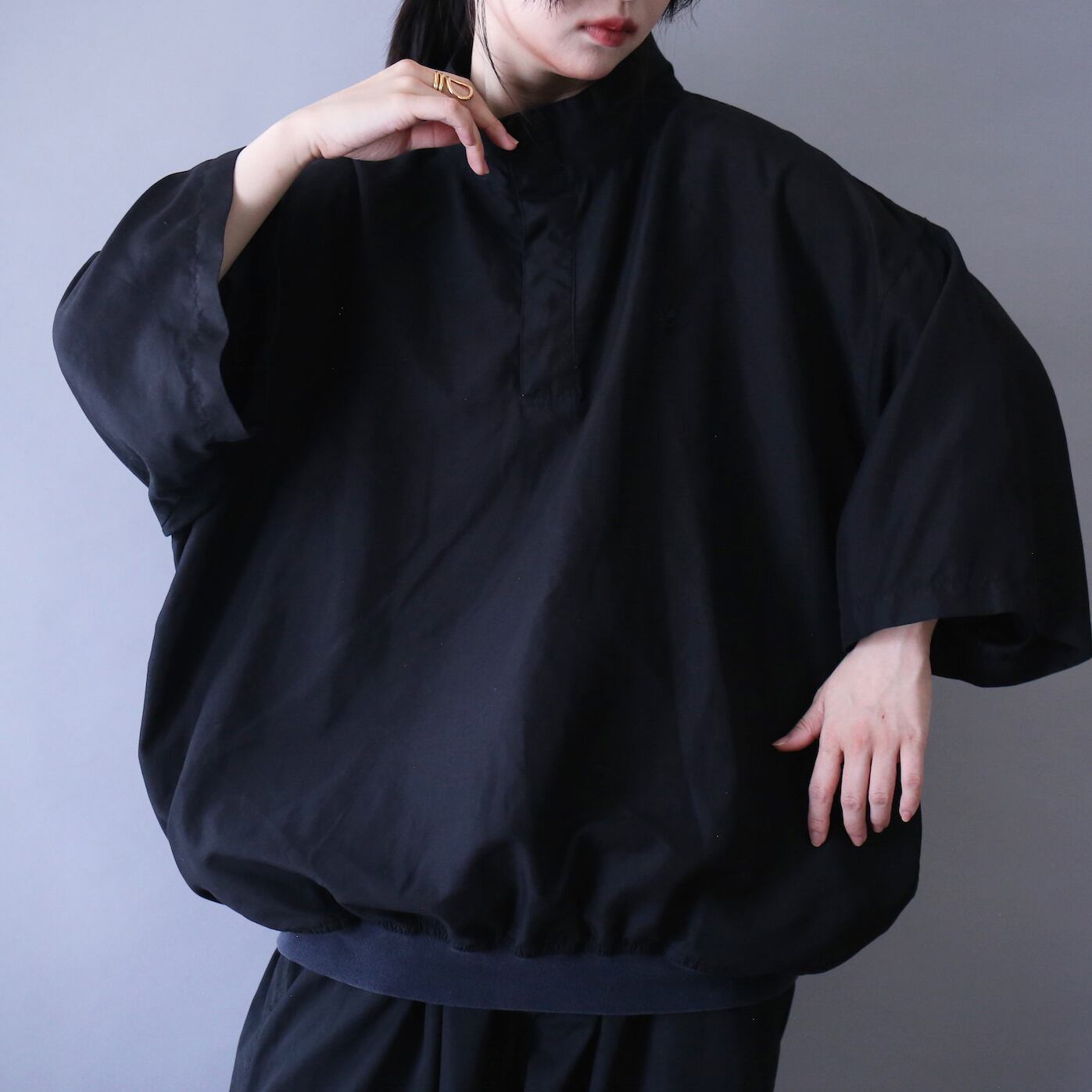 "LYLE＆SCOTT" black one-tone good over silhouette half-button h/s pullover