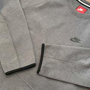 【NIKE】ナイキ Tech Fleece Crew スウェット トレーナー クルーネック ワンポイント ロゴ Sサイズ us古着