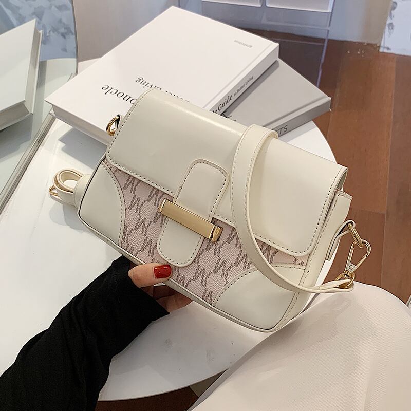 オールマッチスモールバッグレディースバッグ2020人気の新しいトレンディなファッションウエスタンスタイルワンショルダーメッセンジャーバッグネットレッドスモールスクエアバッグ Tiancai_Wing_Bag43242434711